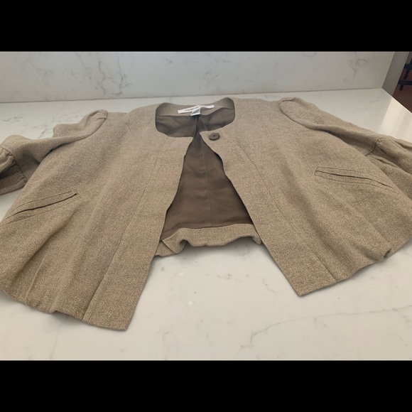 Diane von Furstenberg beige/gold shimmer jacket 6 - Picture 2 of 7